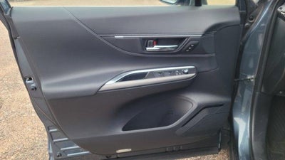2023 Toyota Venza LE